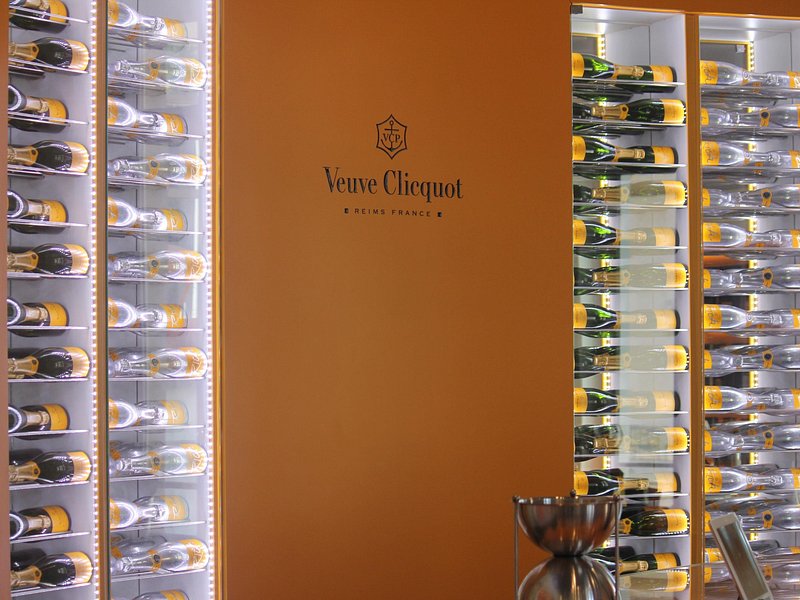 Veuve Clicquot & Your Choice – Custom Planned Tour & Private Car