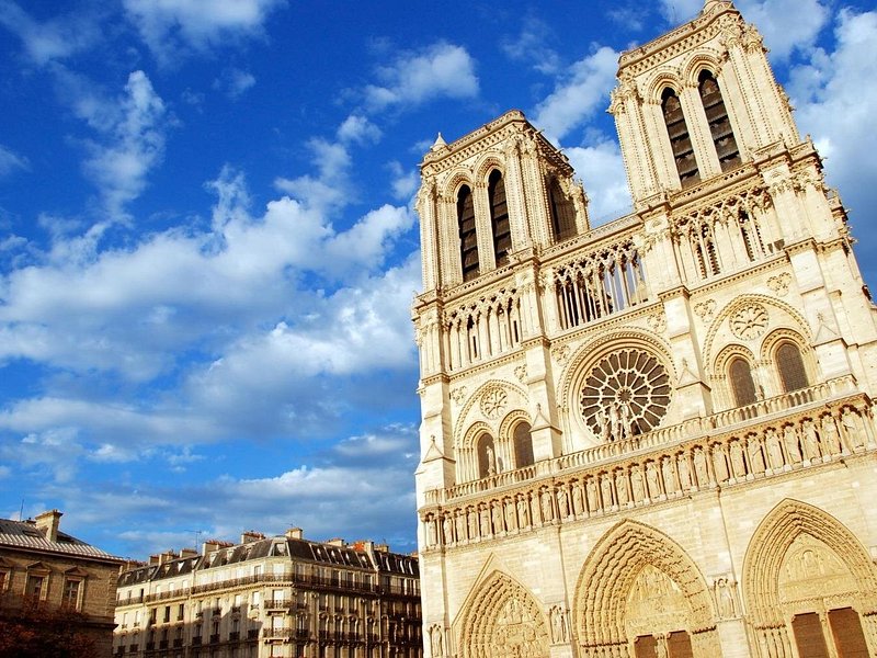 Best Intro to Reims in 2 hours with a Local