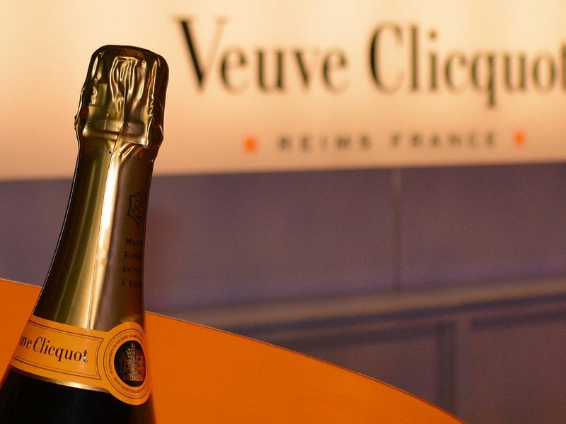 Private Champagne Tour Veuve Clicquot, Moet & Chandon from Reims