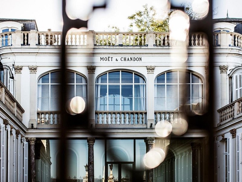 Champagne Moet and Chandon Private Tour with Tastings from Reims or Epernay